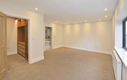 ab1 Large ensuite bedroom
